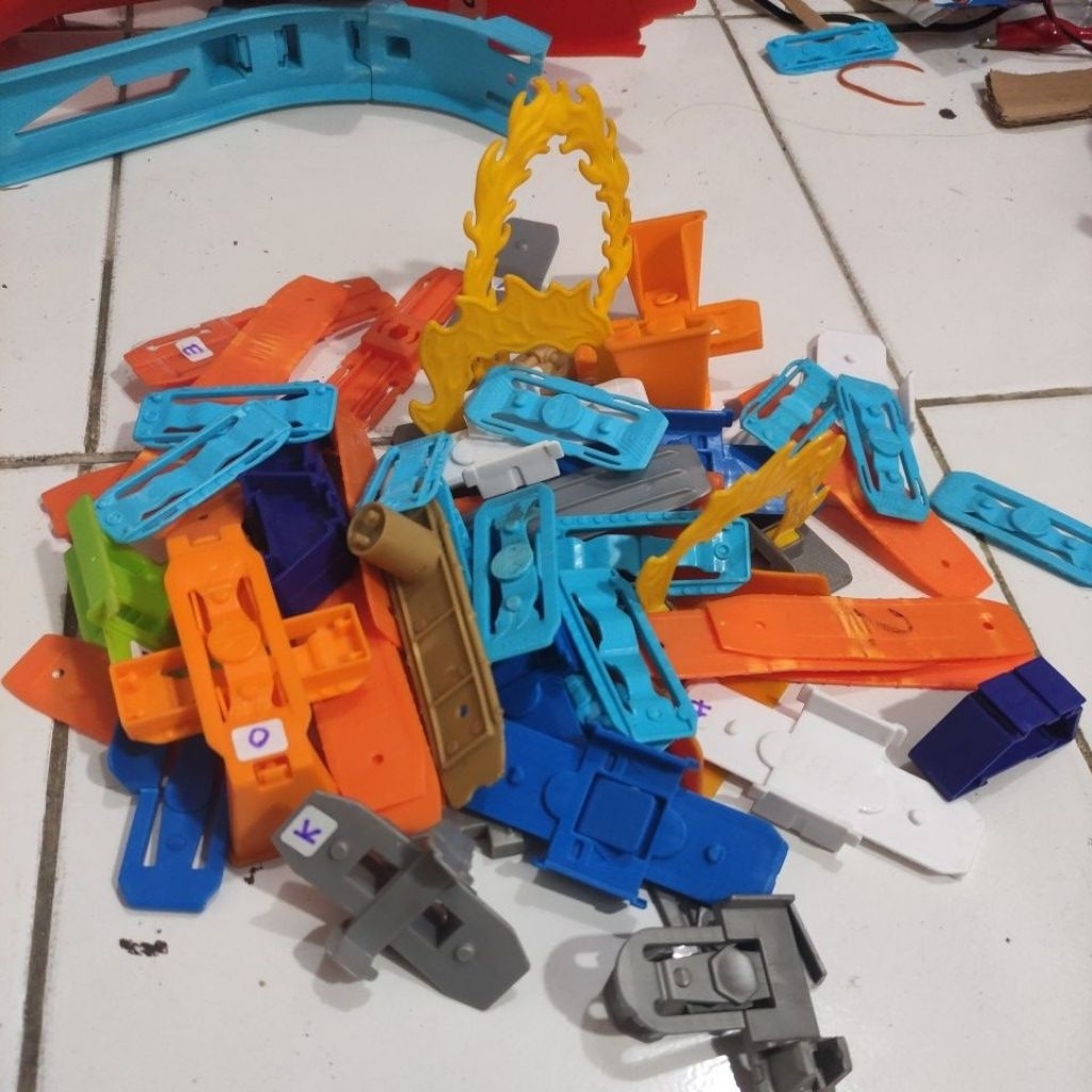 track hotwheels konektor jadul(kondisi second)
