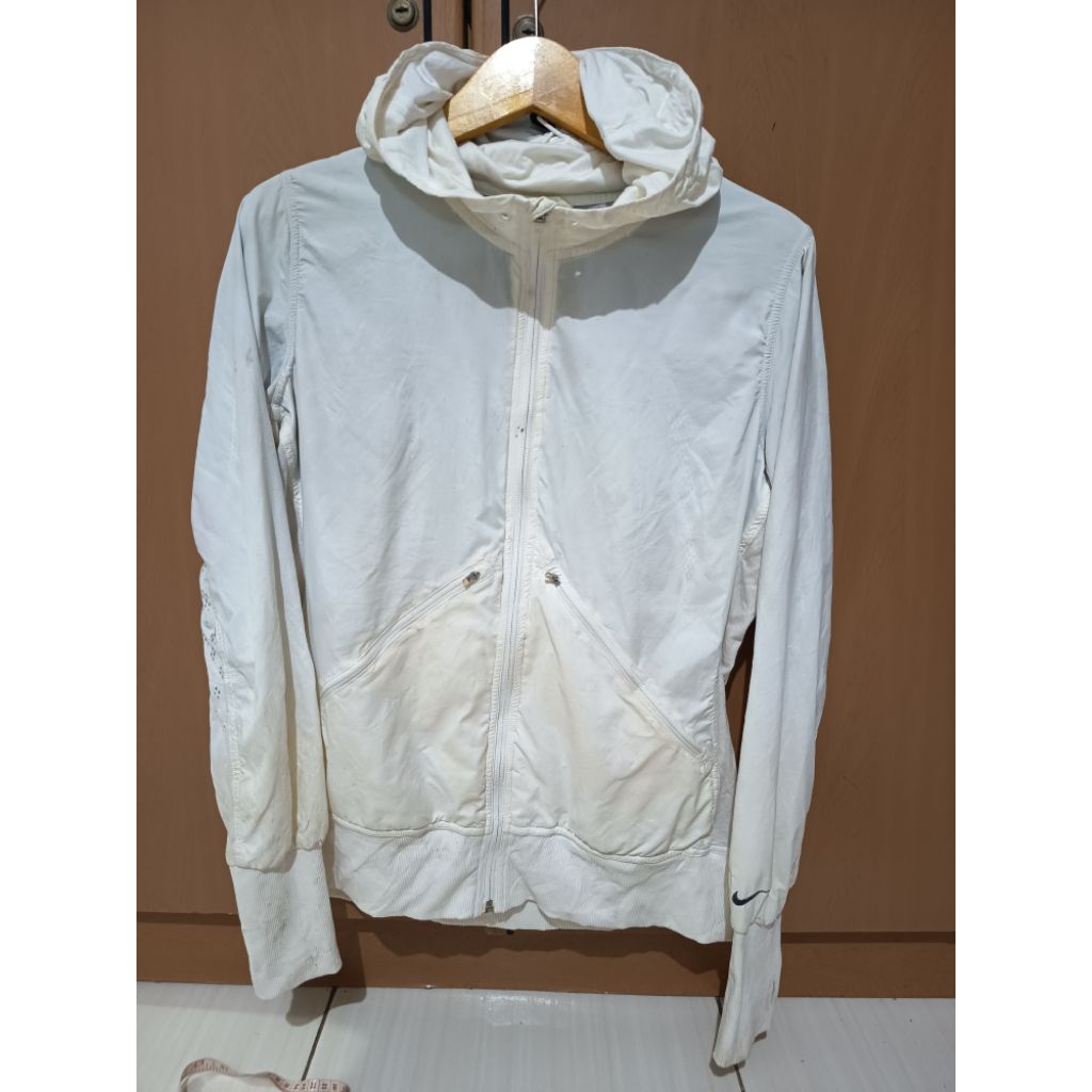 JAKET WINDBREAKER NIKE