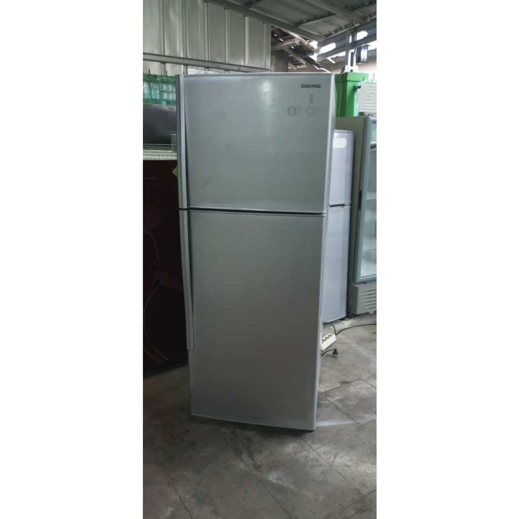lemari es 2 pintu hitachi second