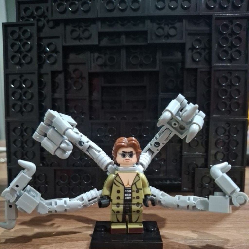 LEGO FIGURE