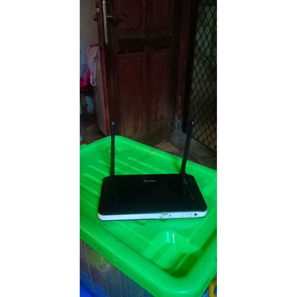 Router Wifi D-Link DWR-921 2ANTENA modem untuk semua jenis kartu 4G LTE