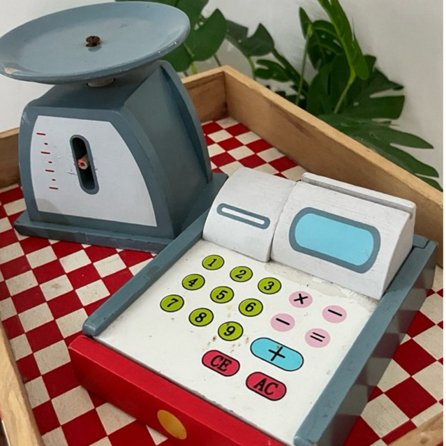 Preloved MAINAN KAYU TIMBANGAN DAN KASIR