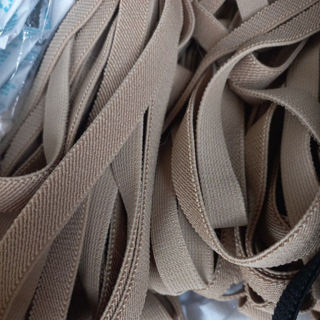 karet elastis 1cm cream