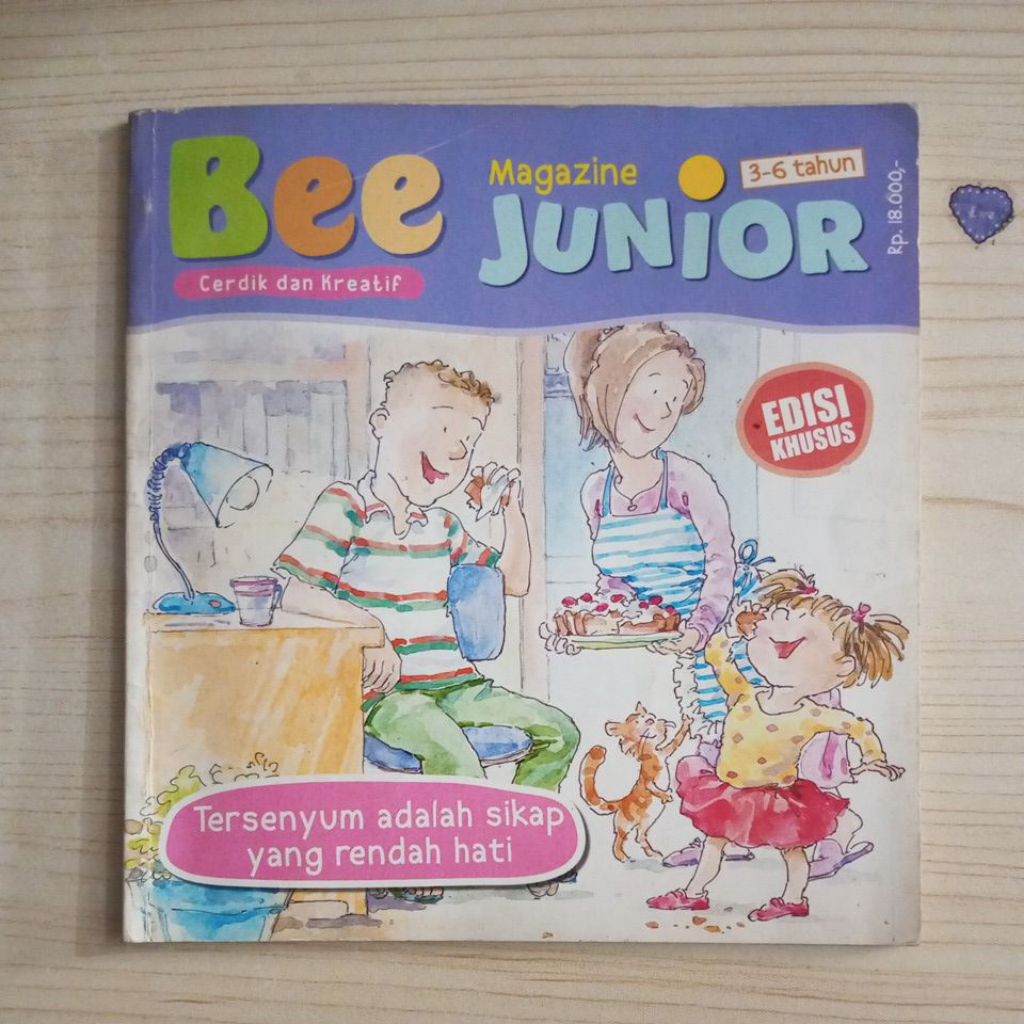 BUKU BEE MAGAZINE JUNIOR CERDIK DAN KREATIF