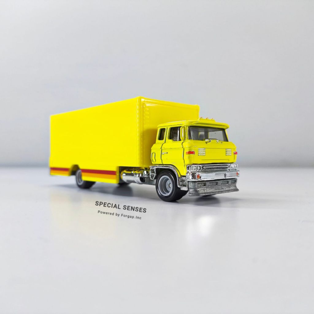 Hot Wheels Premium Towing Truck Sakura Sprinter Loose