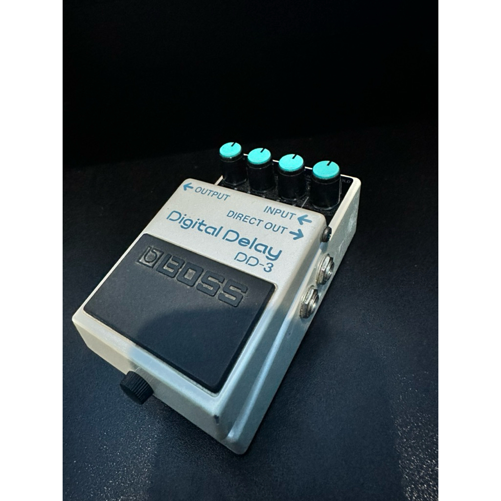 Boss Digital Delay DD-3 DD3 Guitar Effects Pedal