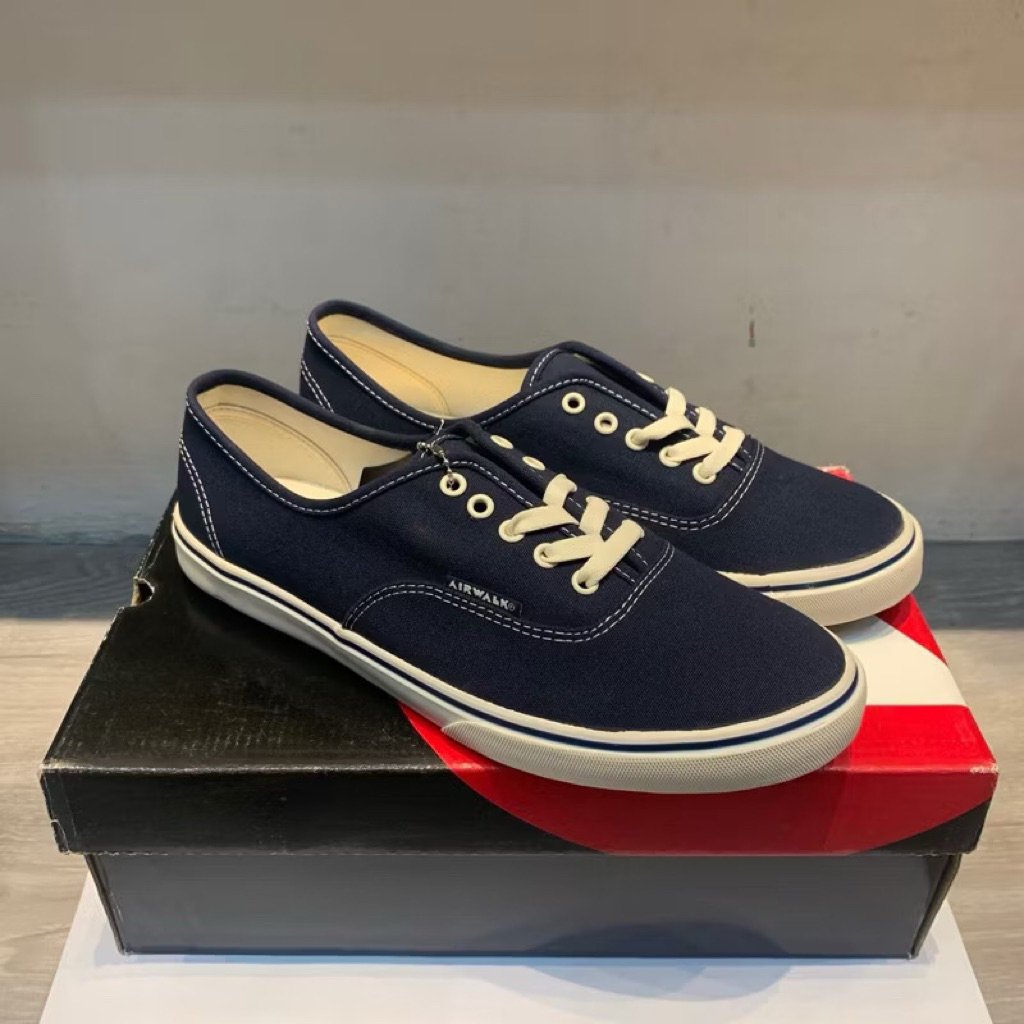 Airwalk - WS Canvas Basic - Navy - Size 9 UK / 10 US / EU 43 (insole 28.7cm fit 44-45) - Brand new i