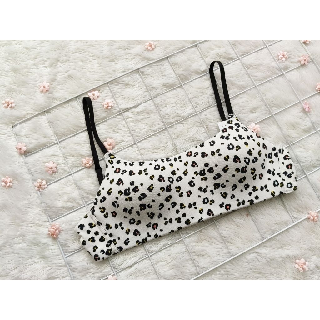 Vivien Bra Tanpa Kawat Busa Tipis Size 32b / 34a