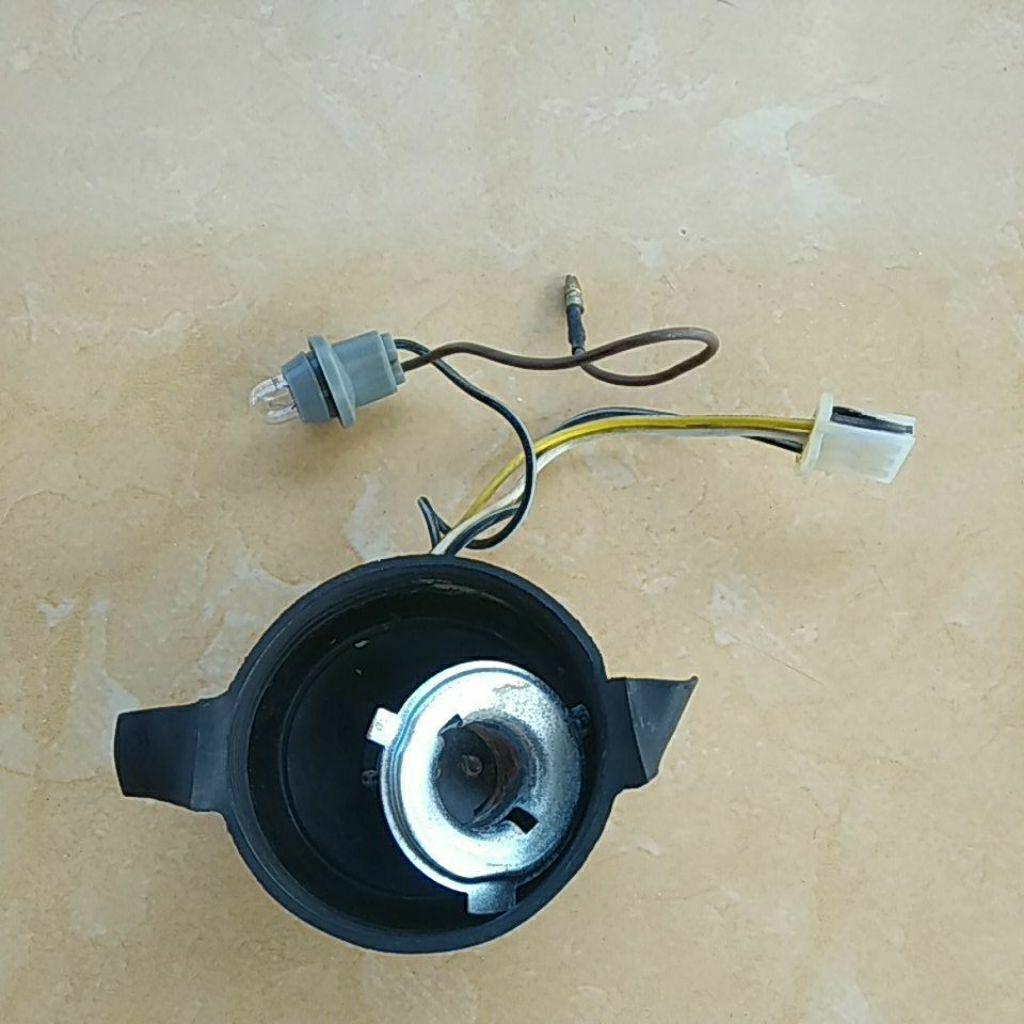Fitting Lampu Depan Suzuki Thunder 125 Original Bekas