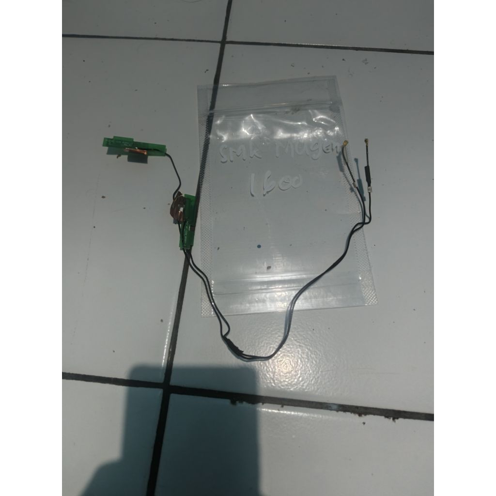 Netbook SMK Mugen 1600 Kabel antena Wifi