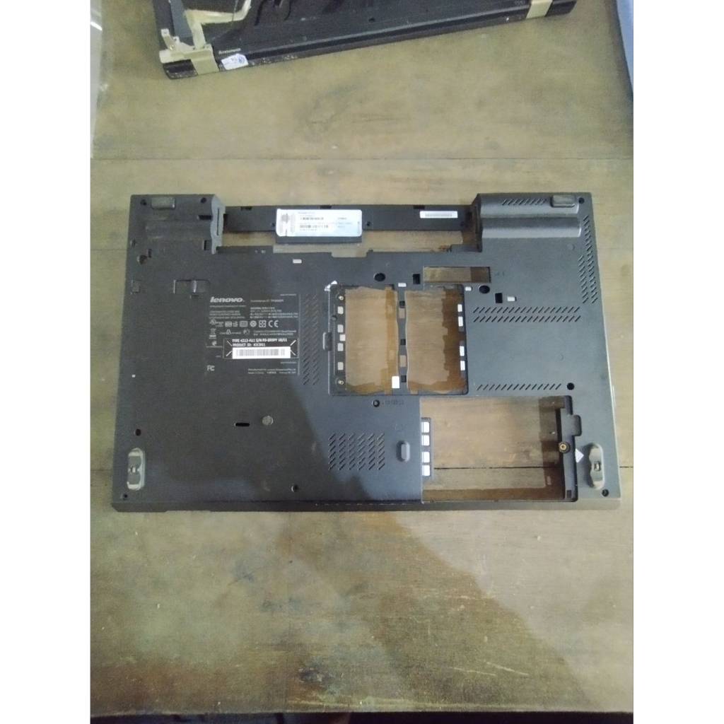 kesing casing bawah bottom case Lenovo thinkpad t510 original copotan