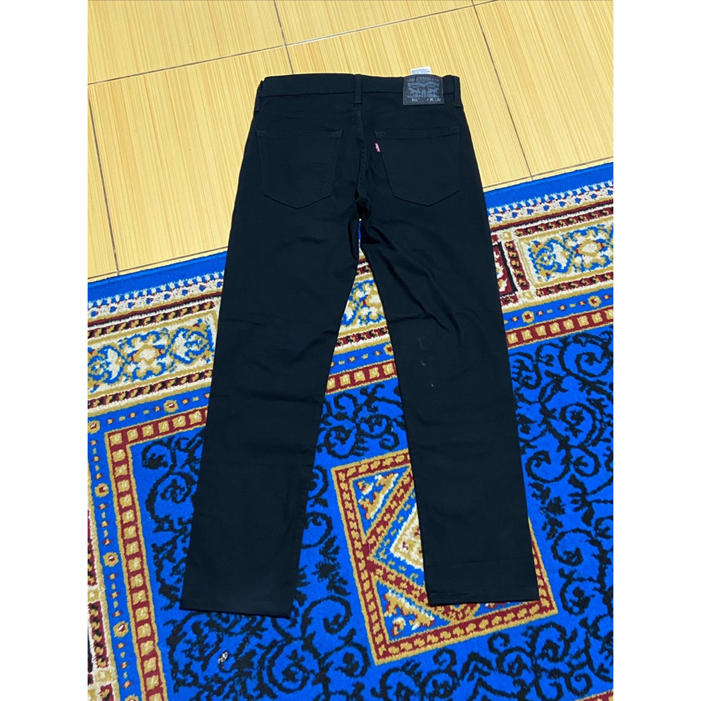 Celana Jeans Levis 511 Black Color - size 31