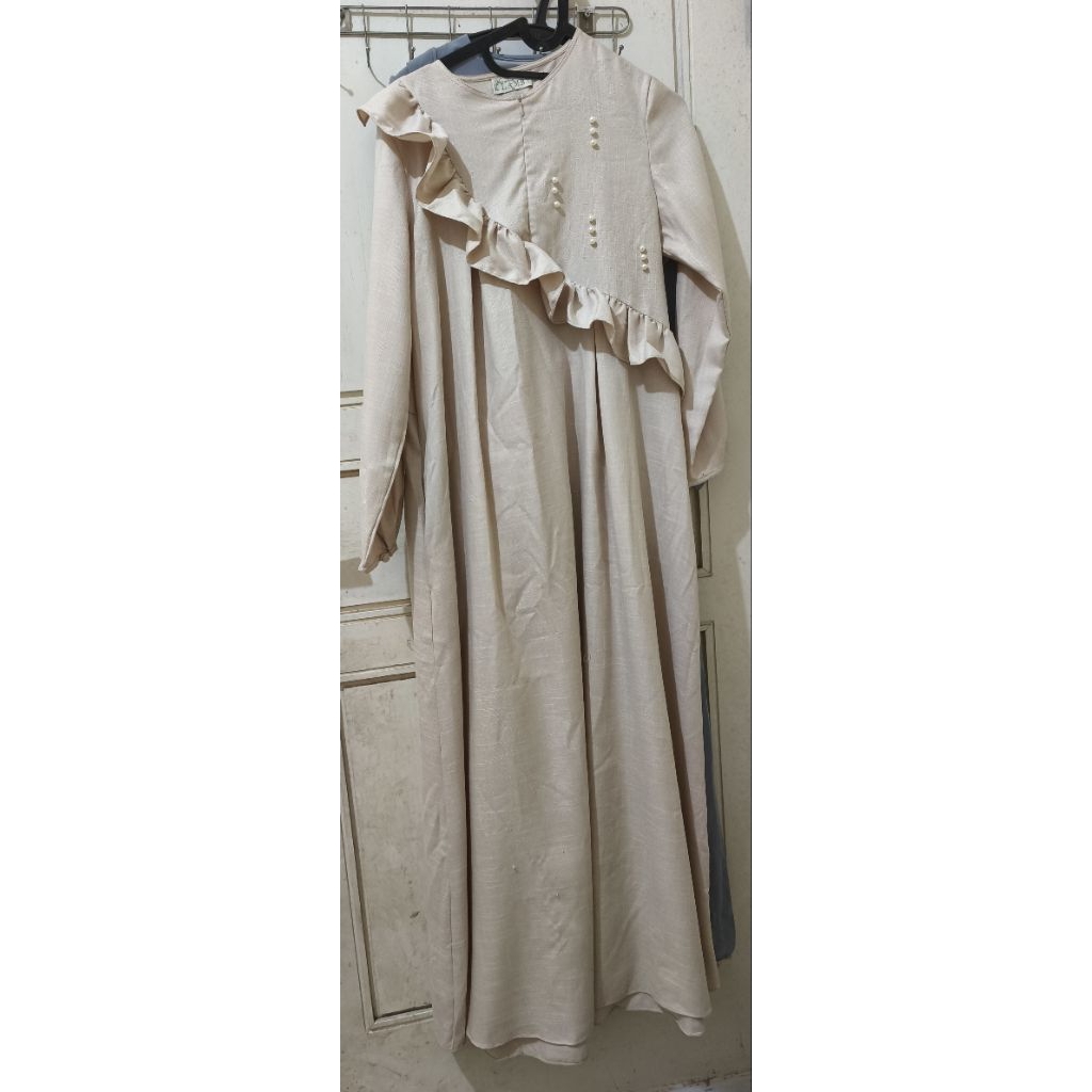 PL wearing klamby dress