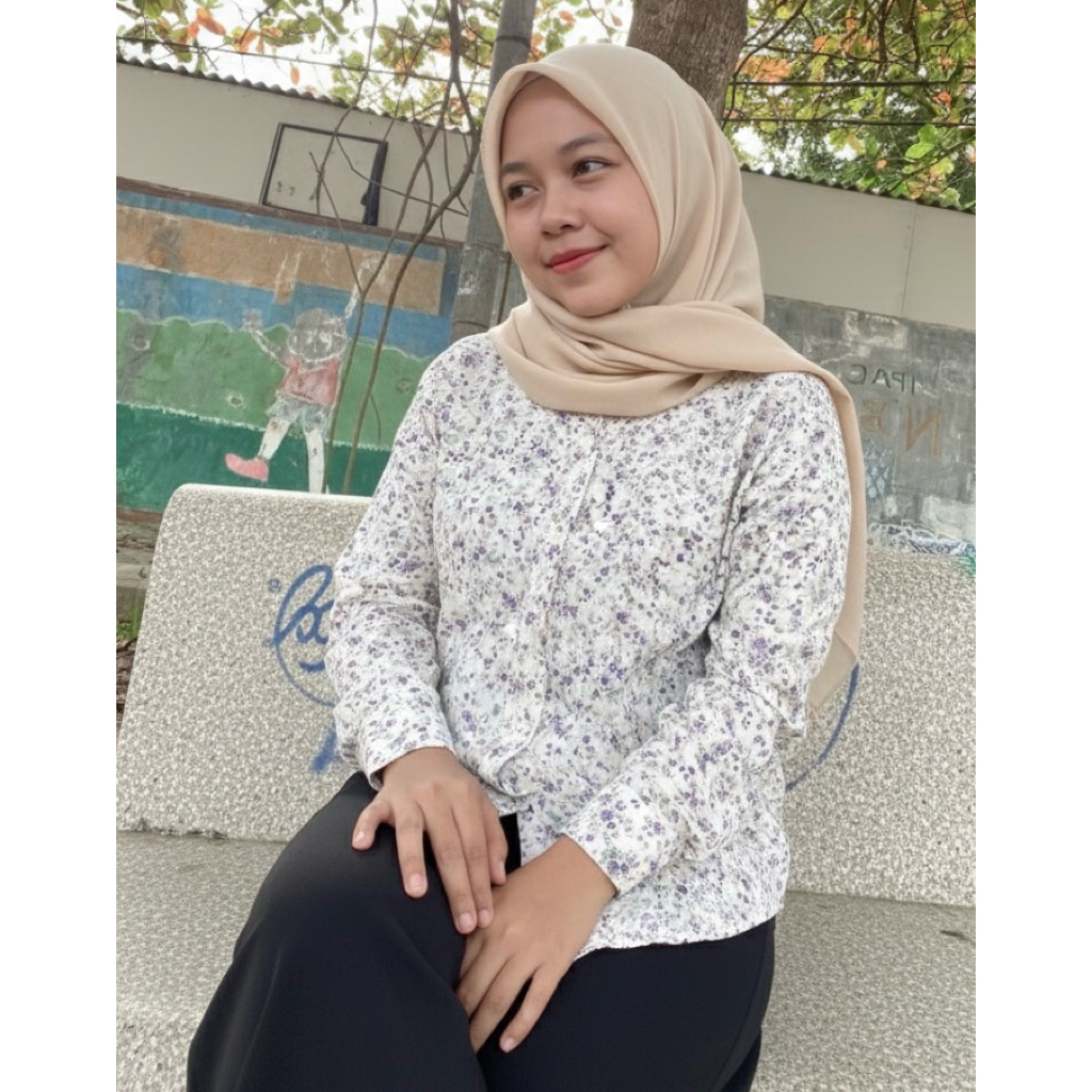 PL KEMEJA WANITA MOTIF BUNGA KECIL LENGAN PANJANG