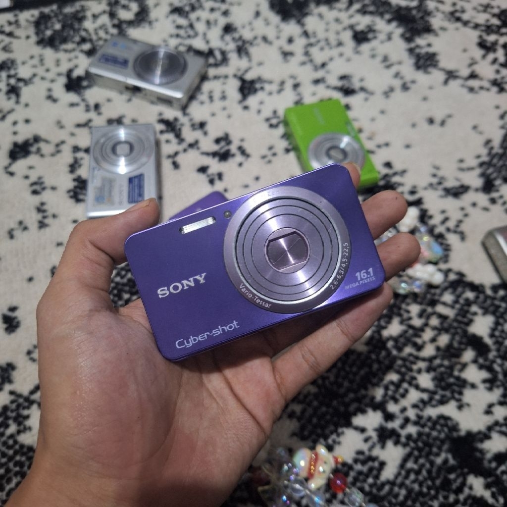 Sony Cybershot W570 purple