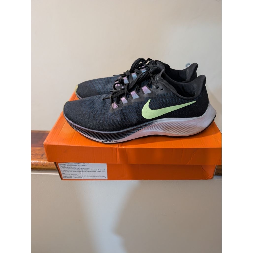 Nike Air Zoom Pegasus 37 UK 8 EUR 42.5 US 9 27cm - bekas second preloved