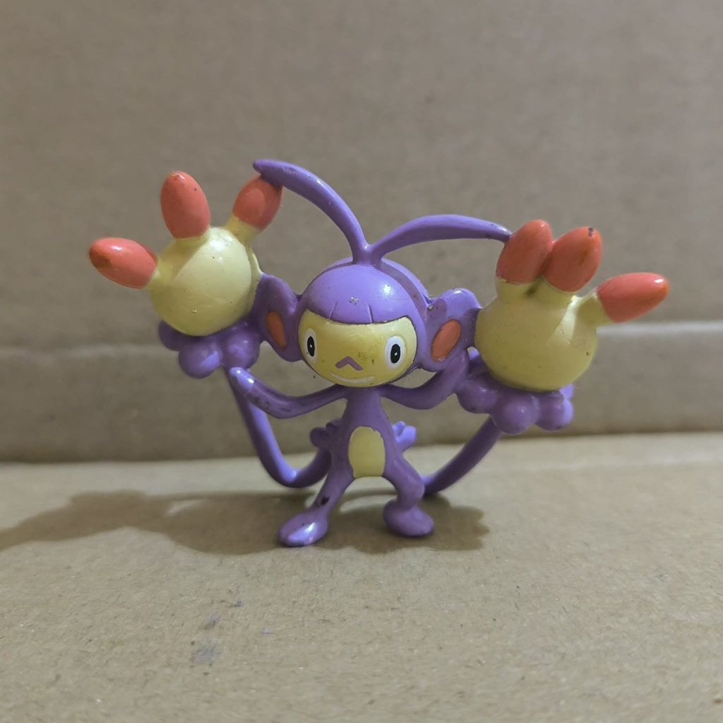 Pokemon ambipom tomy moncolle