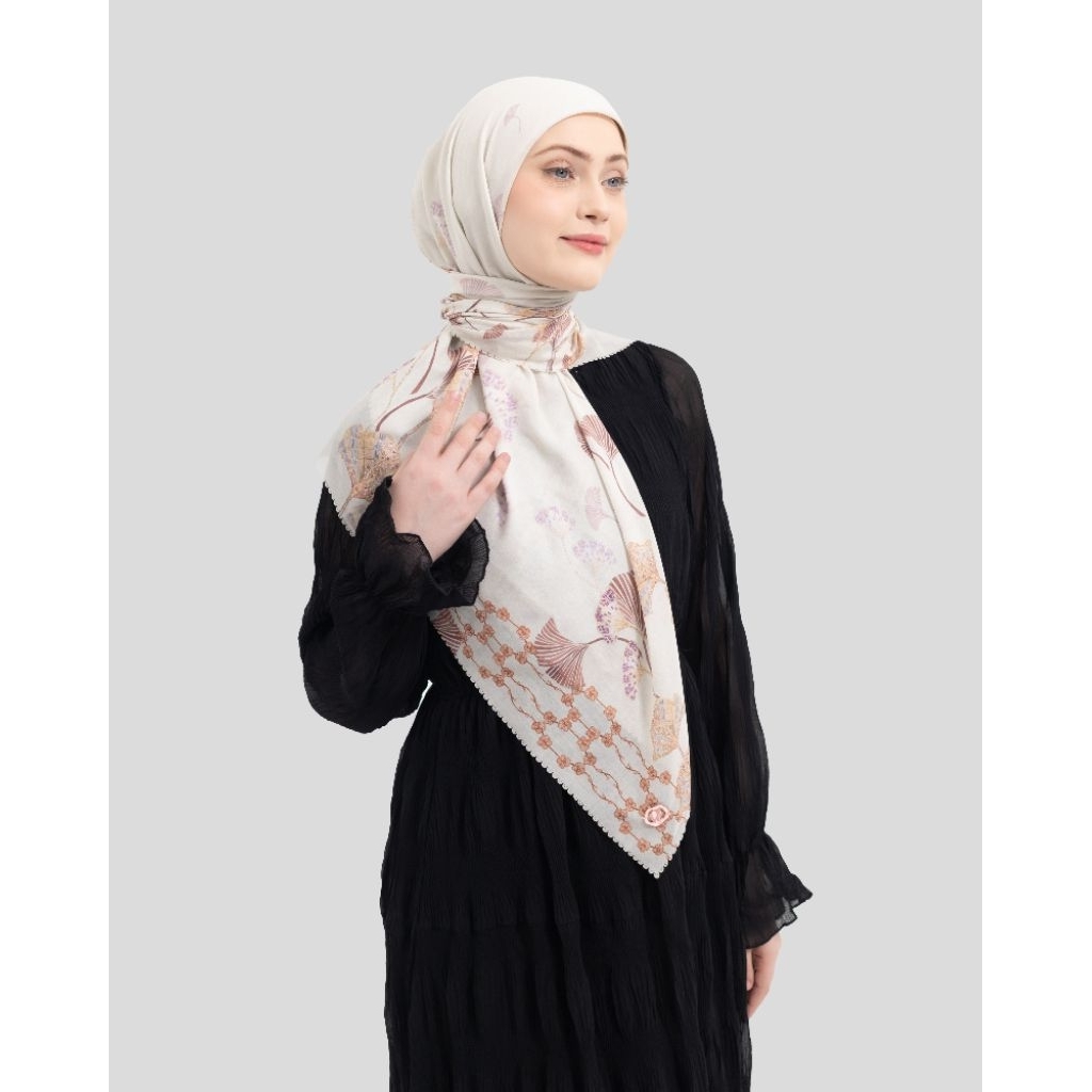 Veiloura The Great Ginkgo Series Sweet Ivory Hijab Segi Empat Motif Premium