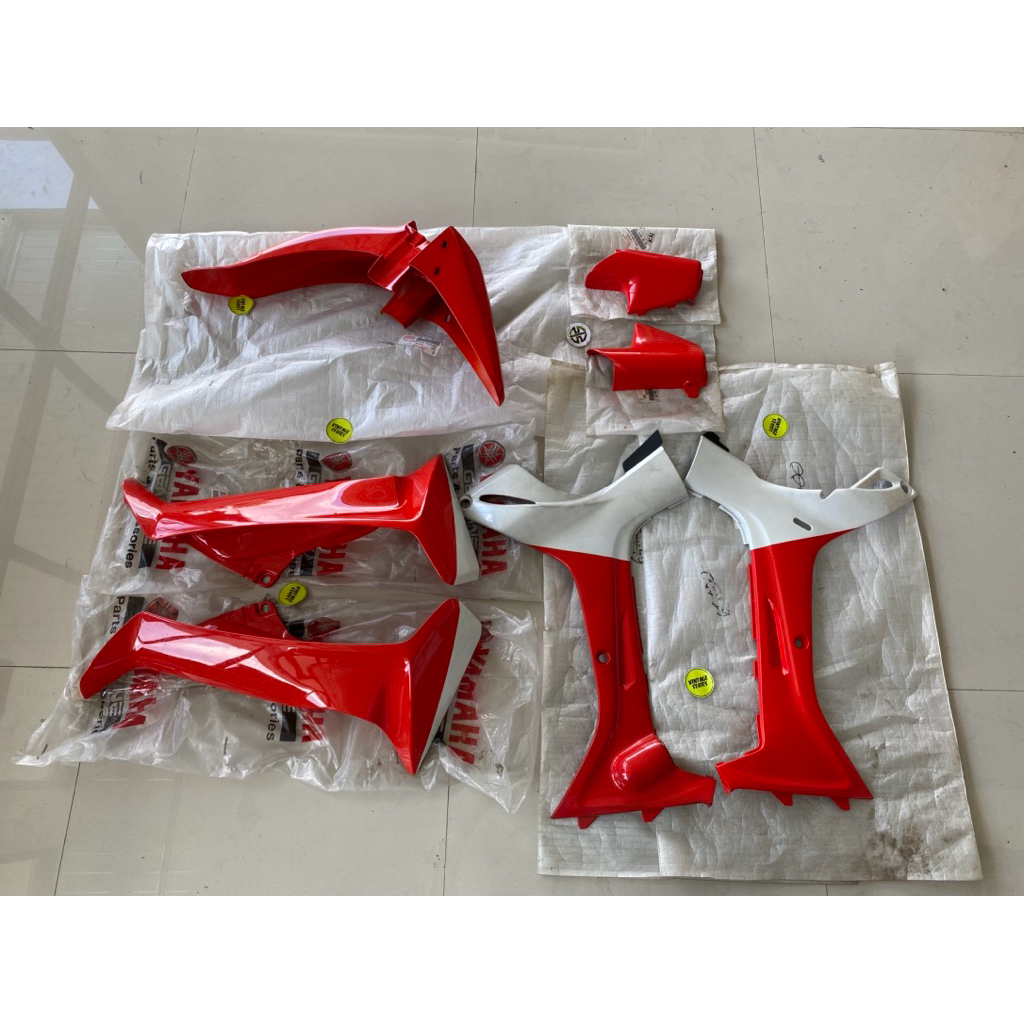 COVER BODI BODY SET YAMAHA FIZR FIZ R MARBORO MERAH PUTIH SAYAP FIZR MERAH PUTIH SPAKBOR DEPAN FIZ R