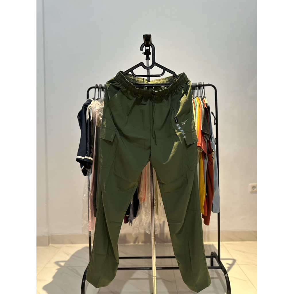 CELANA CARGO PRIA REEBOK REE BEN PANT PERFORMANCE MEN REEMPP2520BG GREEN ORIGINAL CELANA PANJANG PRI