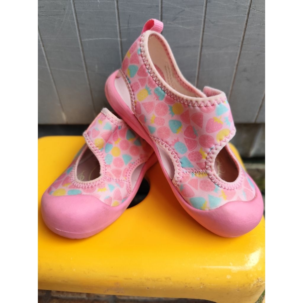 Sepatu Anak Perempuan Branded
