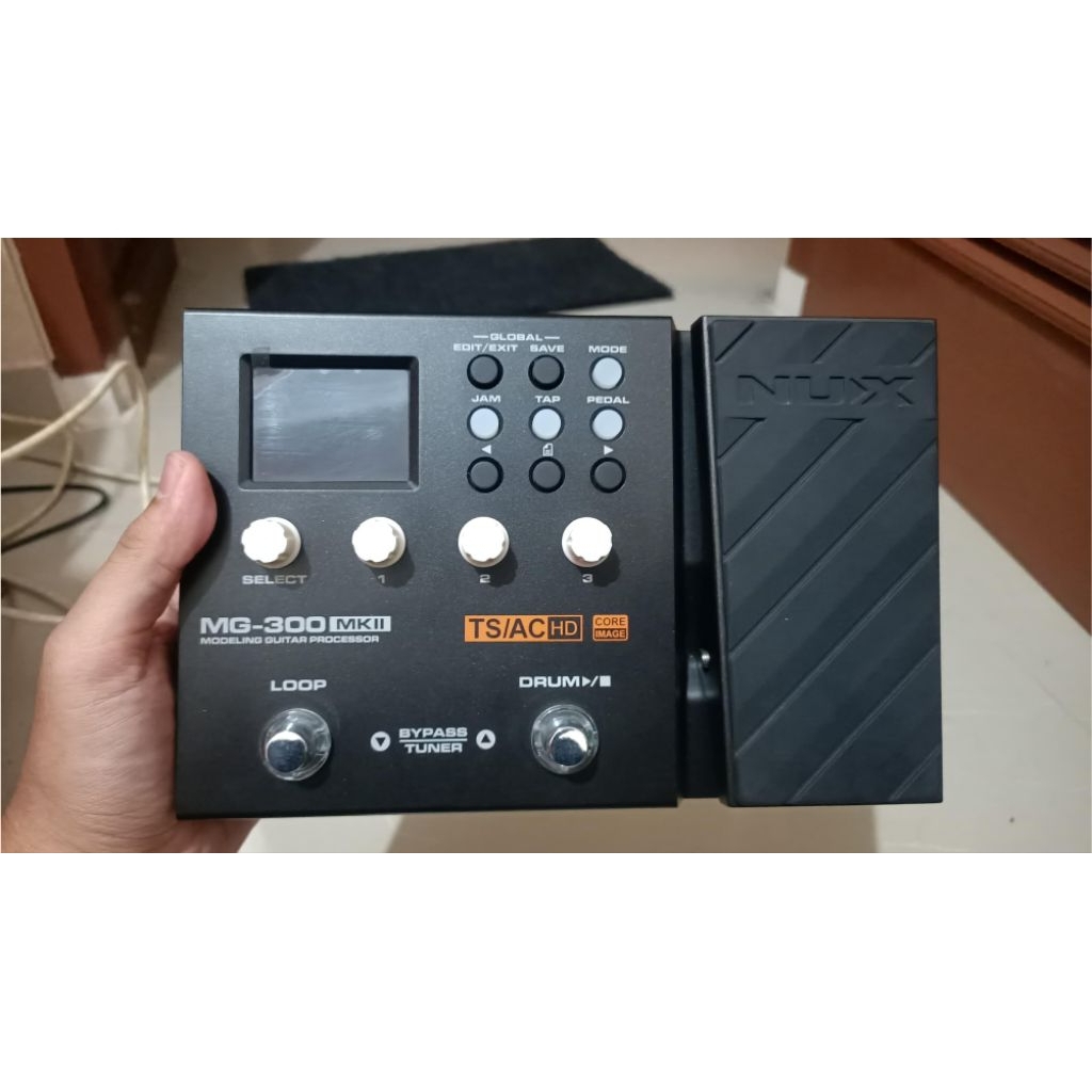 NUX MG300 MKII (USED LIKE NEW) || multi efek digital gitar dan bass