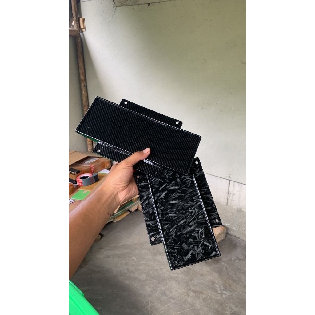 Dudukan plat nomor belakang vespa custom carbon