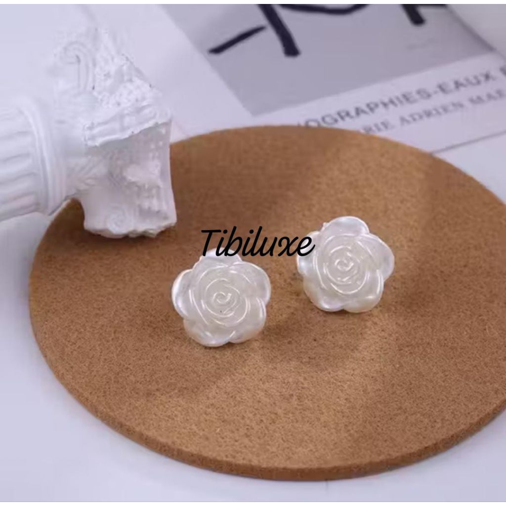 anting bunga / anting tusuk korea / anting bunga putih earings flower