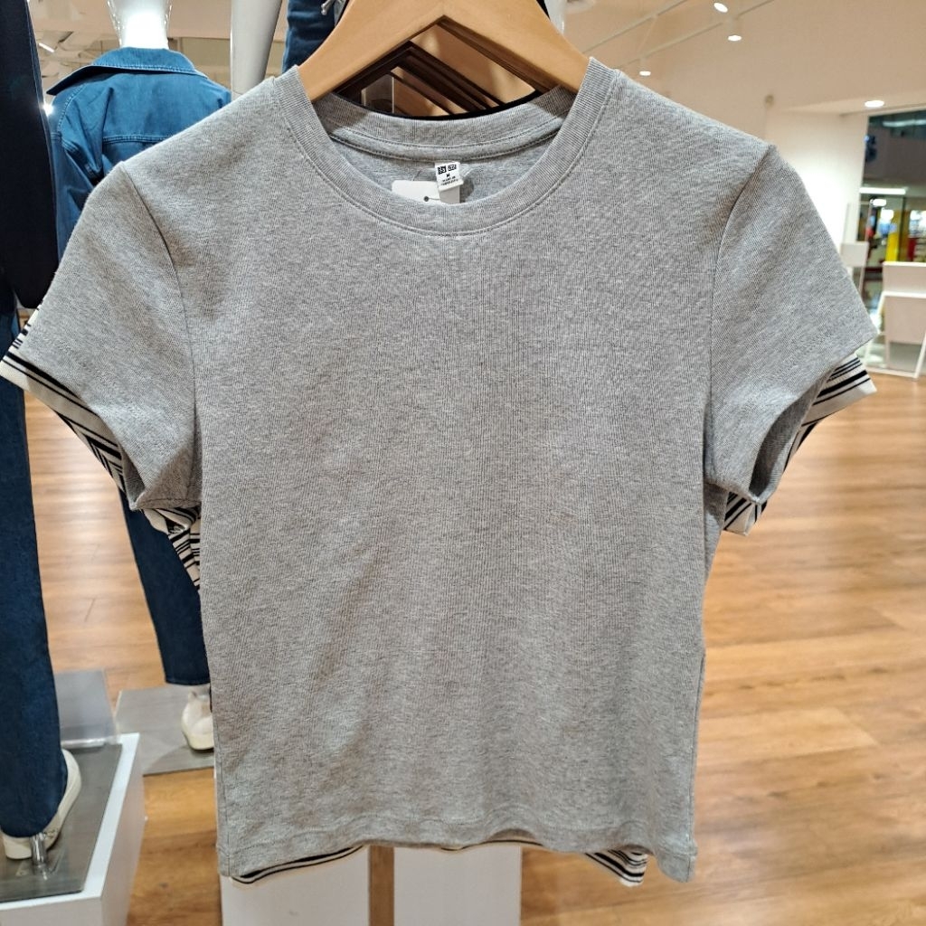 T-shirt wanita lengan pendek uniqlo