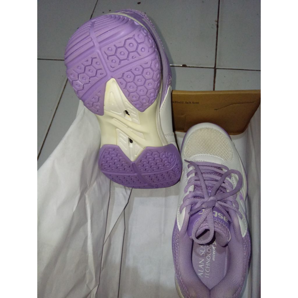 sepatu astec ori badmin,corolla  perempuan