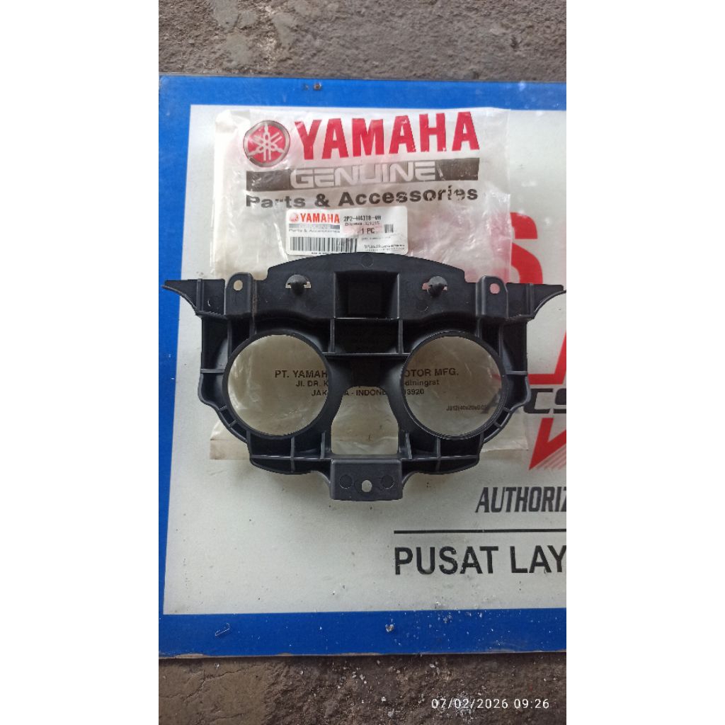 BRACKET DUDUKAN LAMPU DEPAN JUPITER Z BURHAN 2P2-H4318-00 ORIGINAL