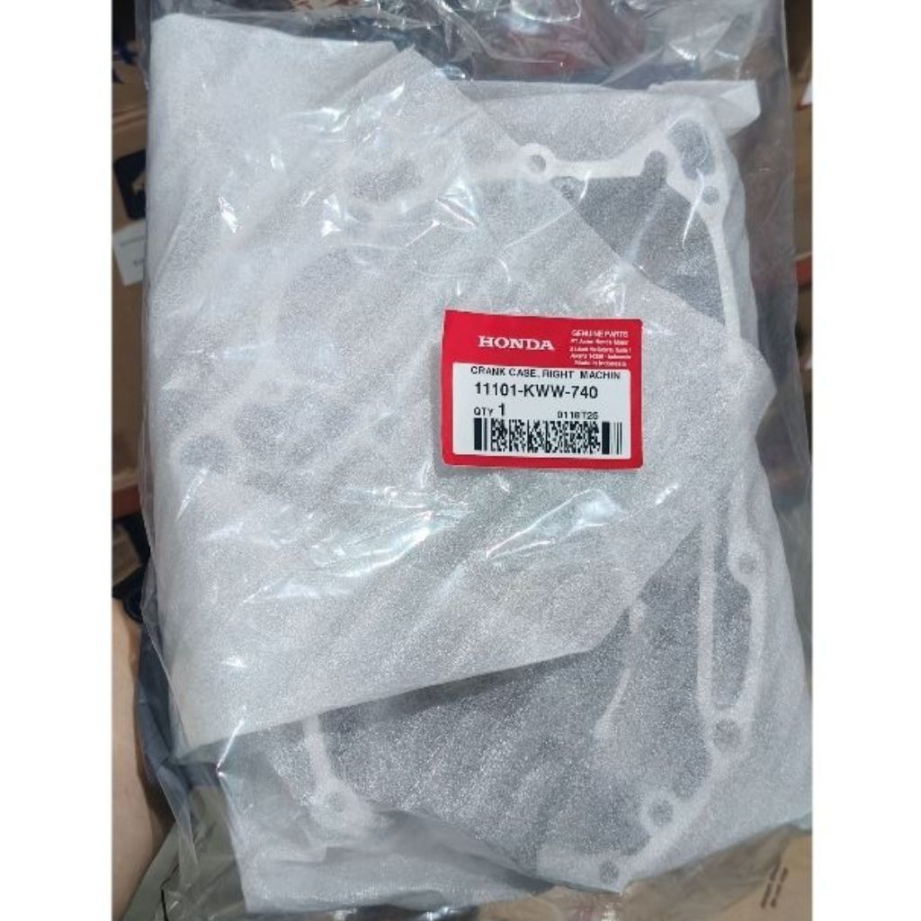 11101KWW740 Crankcase Comp R Revo 110 NEW Original AHM HONDA