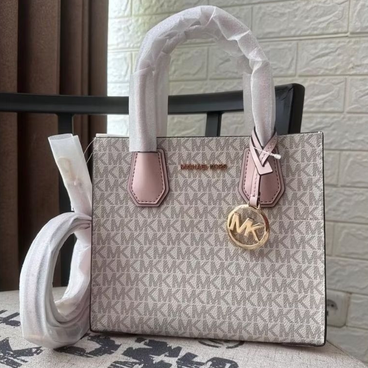 tas mercer mk medium messenger tiga compartment signature powder blush pink