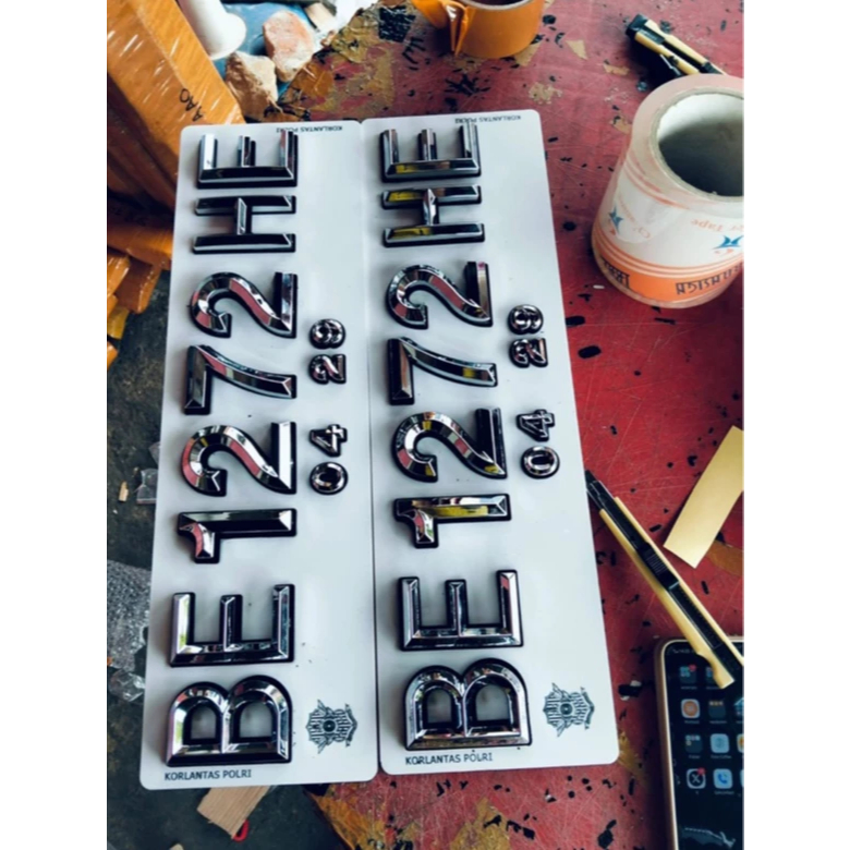 Plat Nomor Mobil Akrilik Timbul CROME DOFF PUTIH - Lancip Segi 5 PM