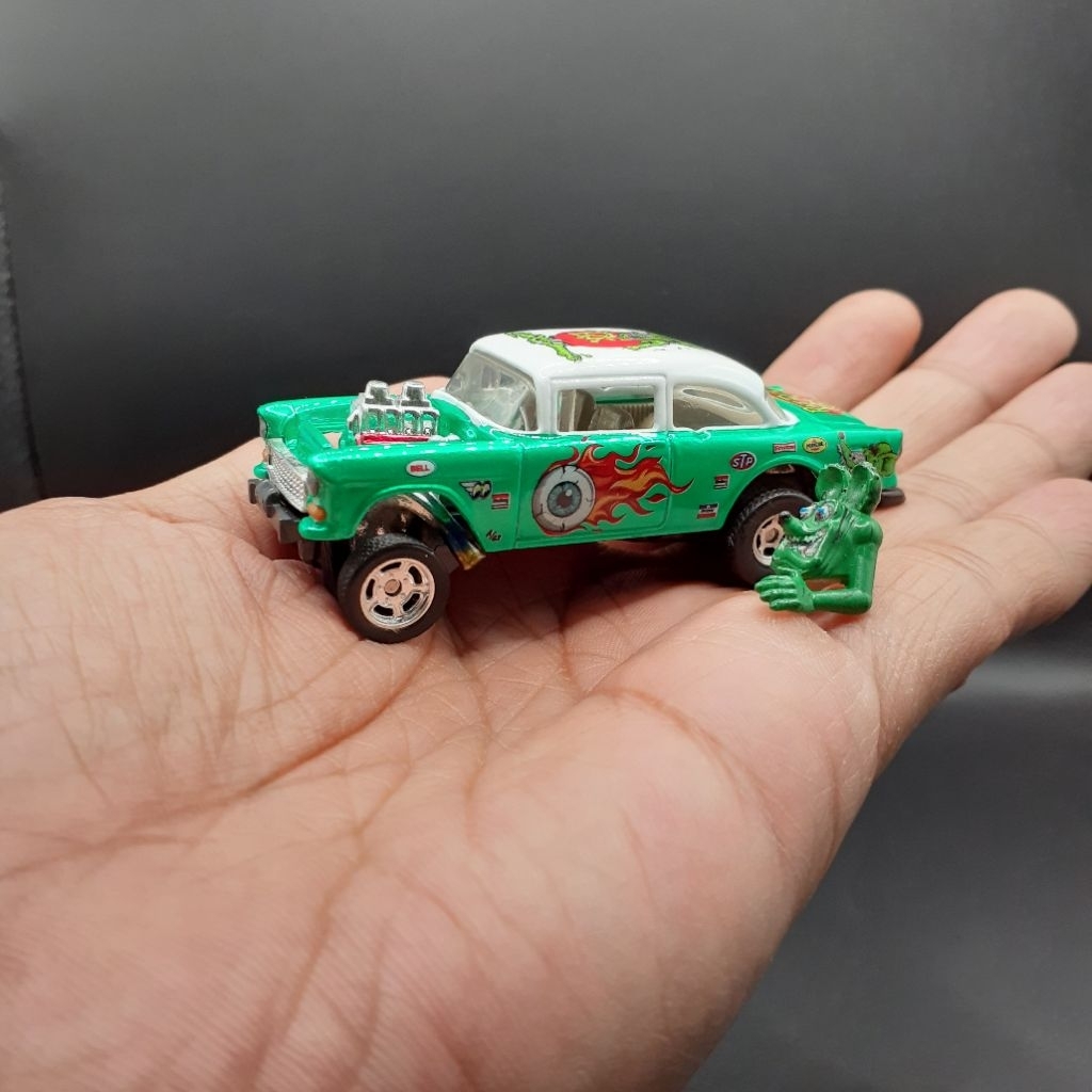 Hotwheels chevu gasser custom