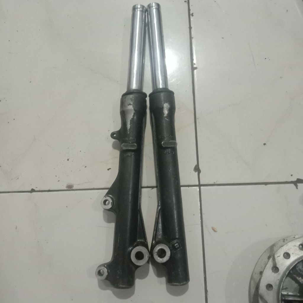 shockbreaker depan beat fi Vario 125 old Vario 125 150 LED