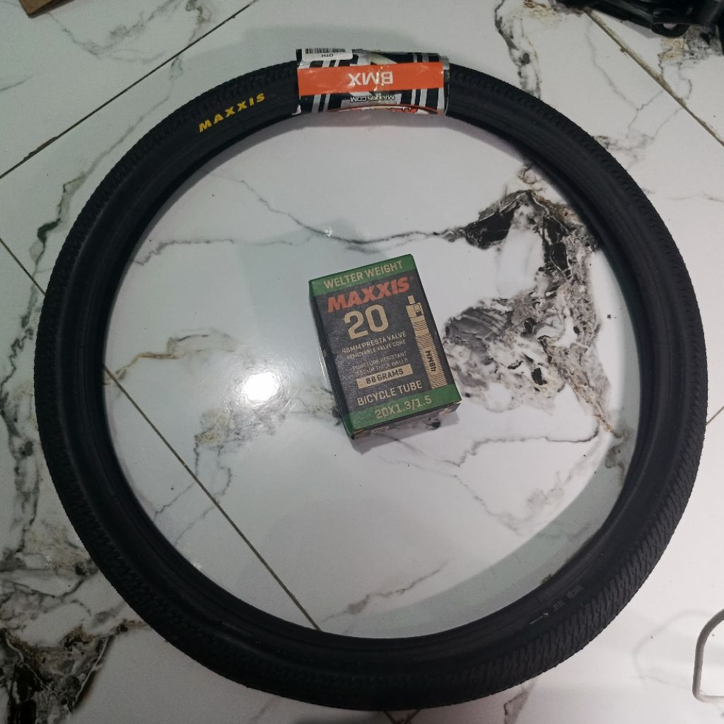 Paket hemat bundle ban maxxis dth BMX seli minion + ban dalam maxxis 20*1.50