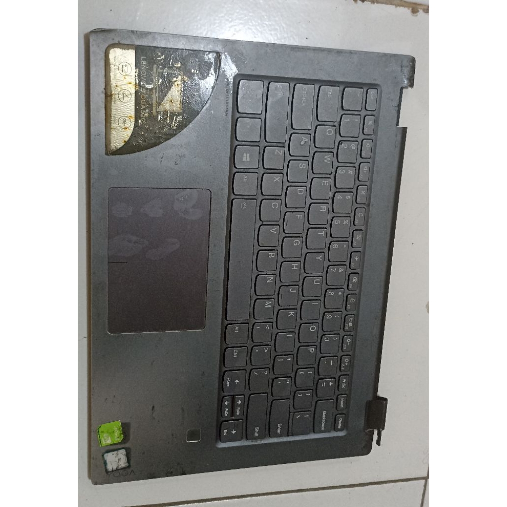 sandaran tangan (palmrest) dengan keyboard dan touchpad untuk laptop Lenovo Yoga 520