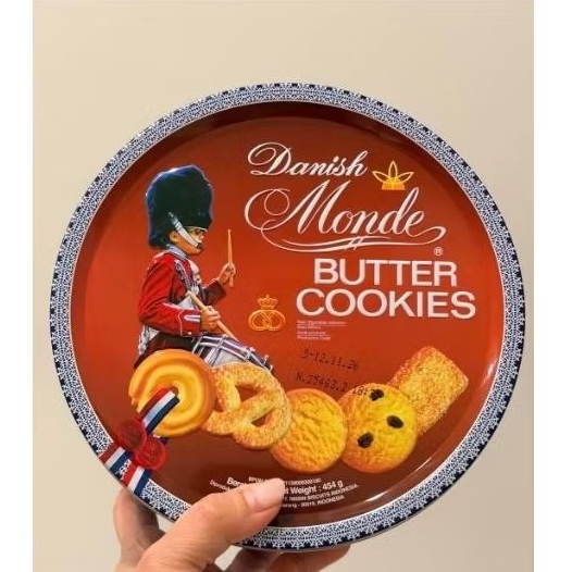 Aneka Kue Kaleng Kue Kering Snack Biskuit Wafer Astor Makanan Ringan