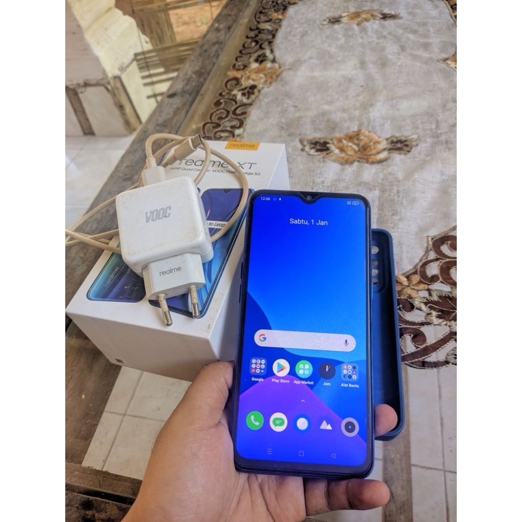 Realme XT 4/128 GB fullset original bawaan pabrik second terjamin aman handphone android