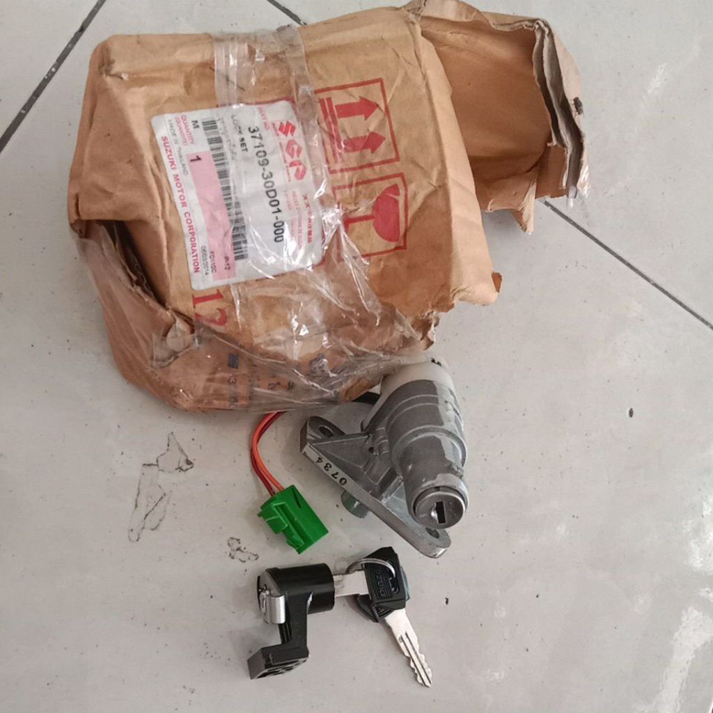 Kunci kontak set Suzuki Shogun KEBO/ shogun lama