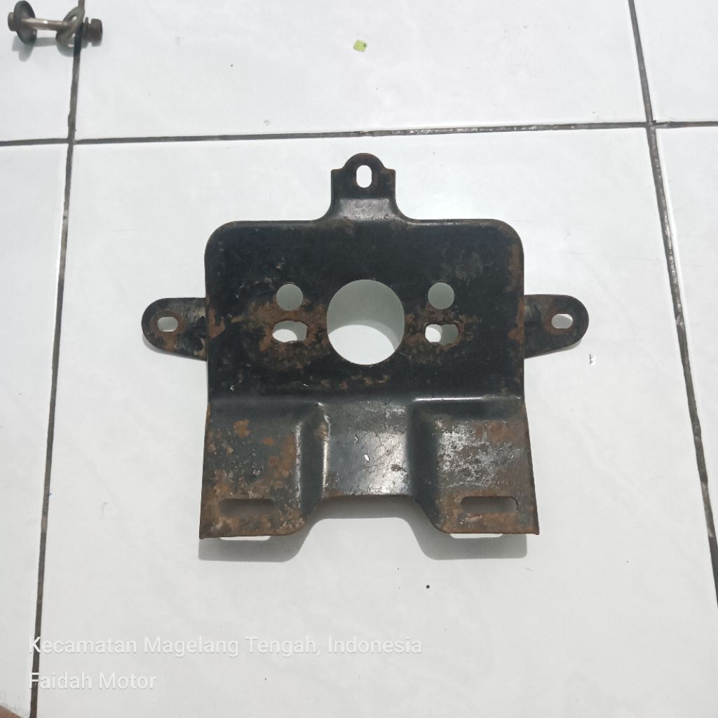 Breket Dudukan Lampu Belakang Yamaha RX Spesial RX-S Original Copotan