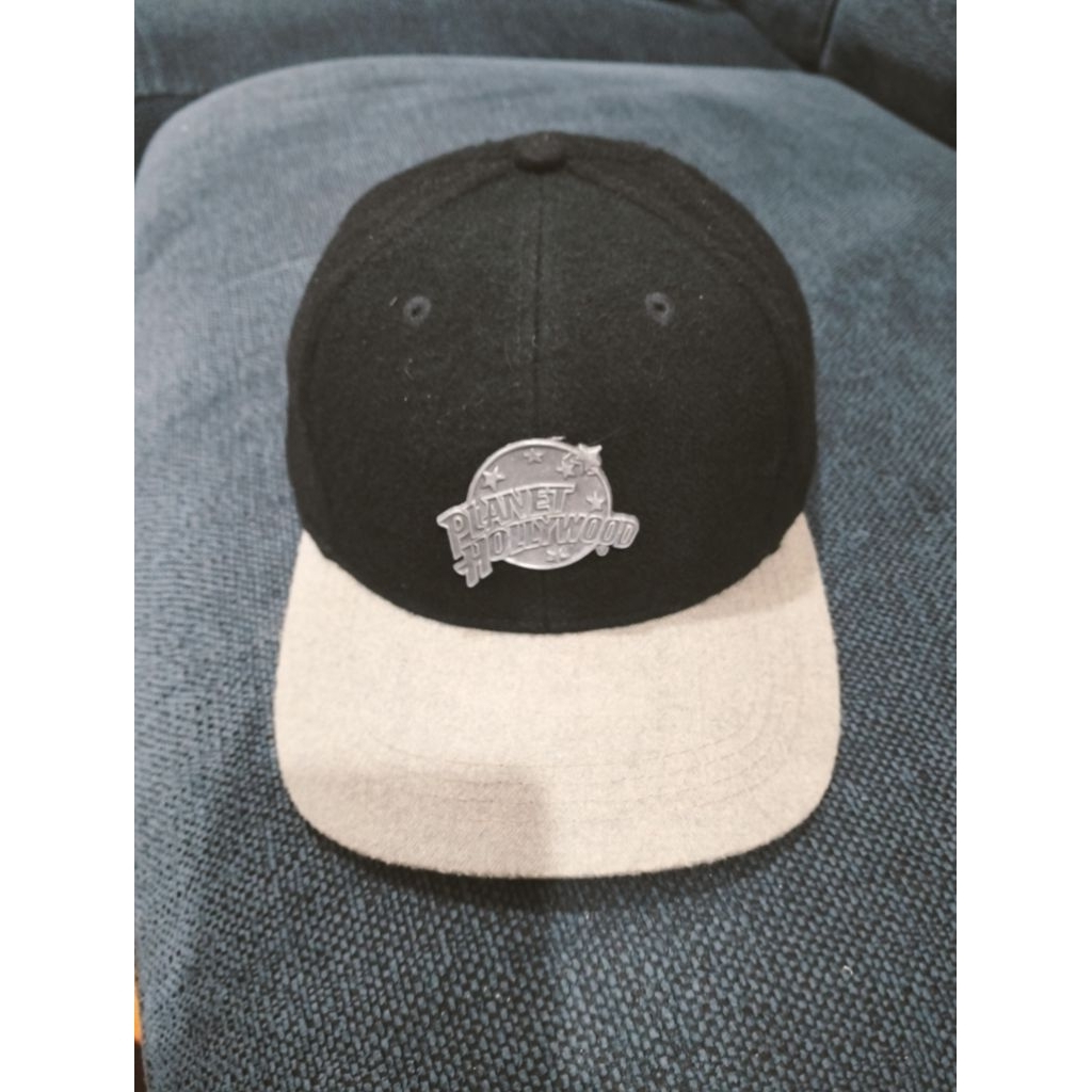 Topi Vintage Planet Hollywood Dallas Original 1995 – Model Snapback Wool Two-Tone