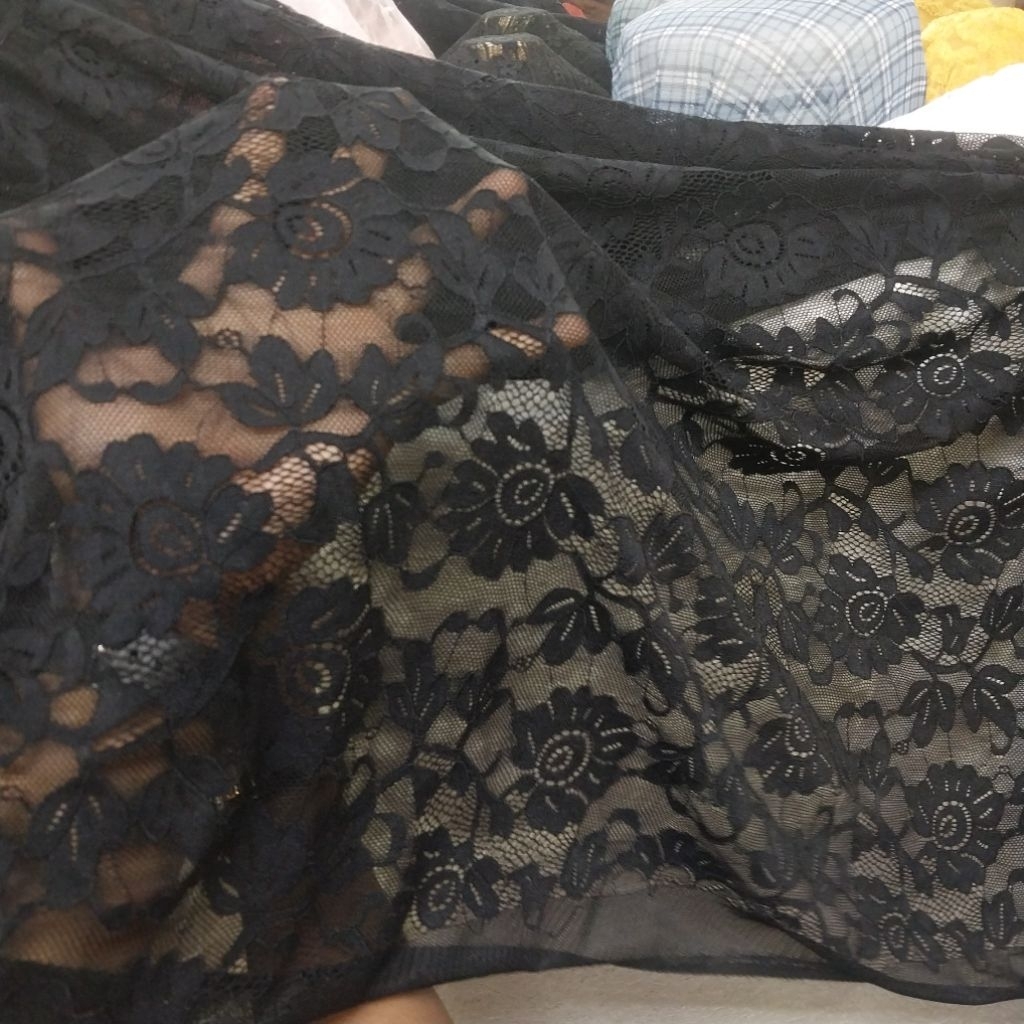 KAIN/BAHAN BRUKAT MELAR/STRETCH/MOTIF BUNGA/BRUKAT KEBAYA(Harga per 0,5 meter)