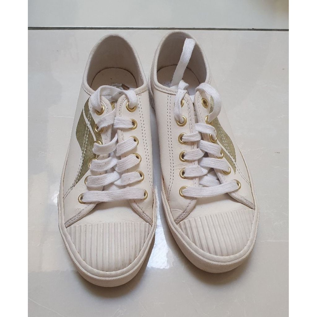 sepatu keds preloved
