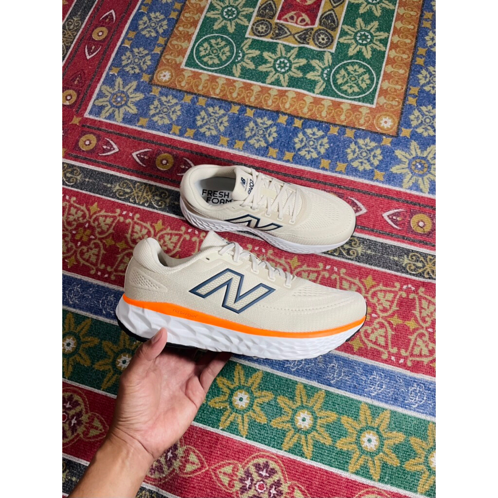 Sepatu New Balance EVOZ Mens 100% Original - Cream, Sepatu Running Sepatu Olahraga