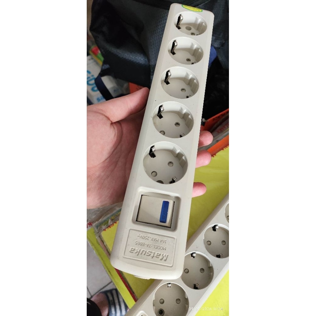 stopkontak matsuka lubang 5 saklar