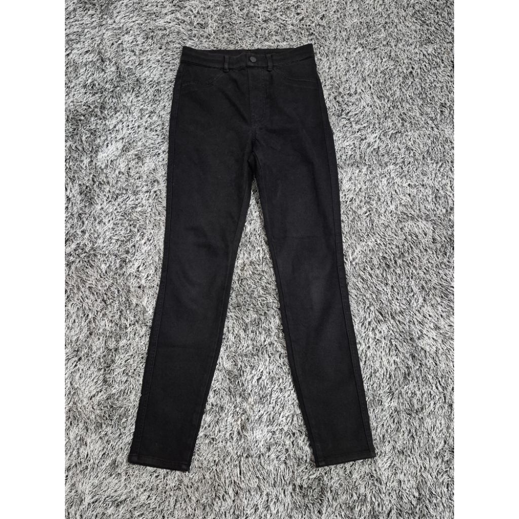 Celana jegging hitam (UNIQLO)