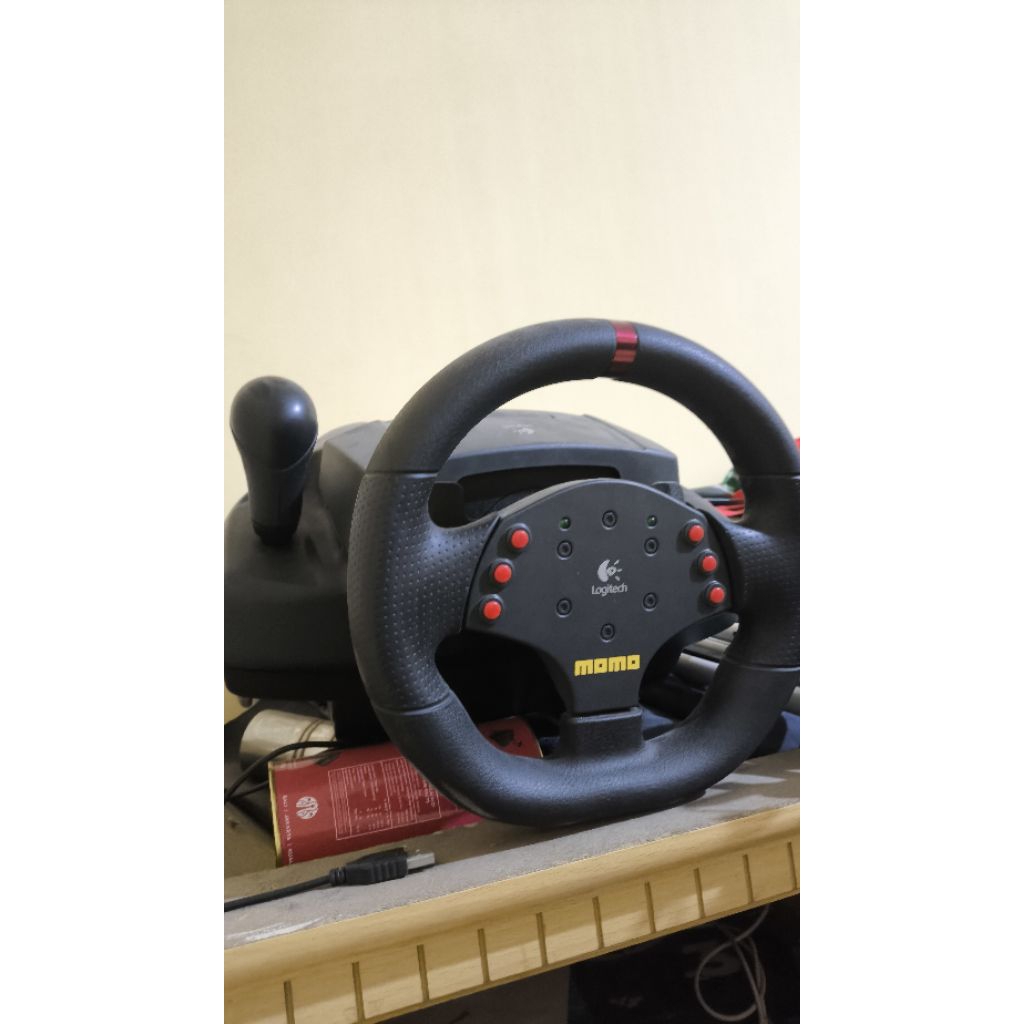 Logitech momo steering wheel