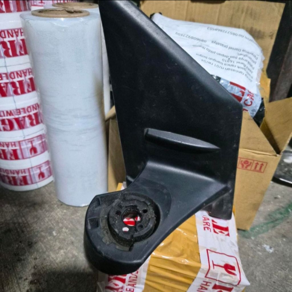 Dudukan Kaki Spion KANAN TOYOTA CALYA, SIGRA ORIGINAL
